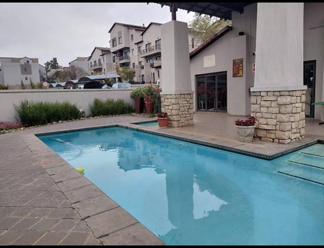 2 BEDROOM APARTMENT FOR SALE IN SUNNINGHILL